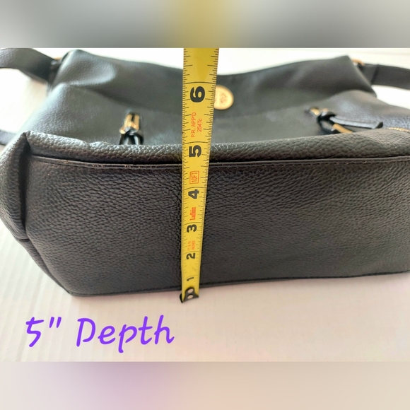 Genuine Leather Crossbody Bag, Black/Gold, Adjustable, Storage. Like NEW!! - Picture 11 of 11